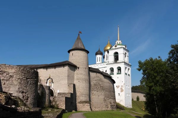 Panoramic view of Pskov Kremlin on the Velikaya river. Ancient fortress. The Trinity Cathedral in summer. Pskov. Russia Stock Photo