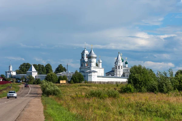 Pereslavl-Zalessky, Rusya-5 Ağustos 2018: Nikitsky Manastırı, Pereslavl-Zalessky, Rusya Inanılmaz panoramik görünümü. Rusya 'nın altın yüzük