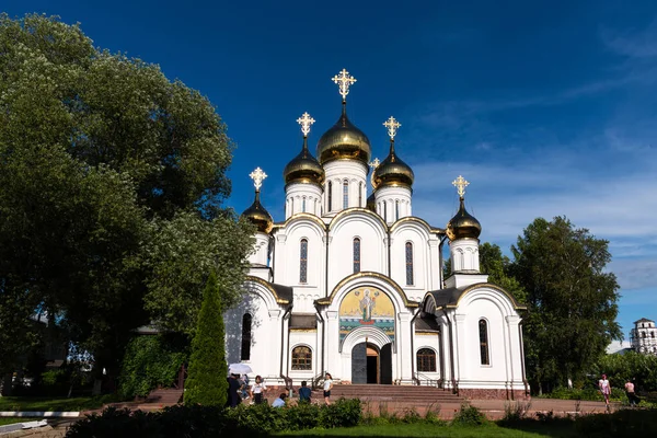 Переславль-Залесский, Россия - 5 августа 2018 года: Никольский женский монастырь в Переславле Залесский в Ярославской области в России — стоковое фото