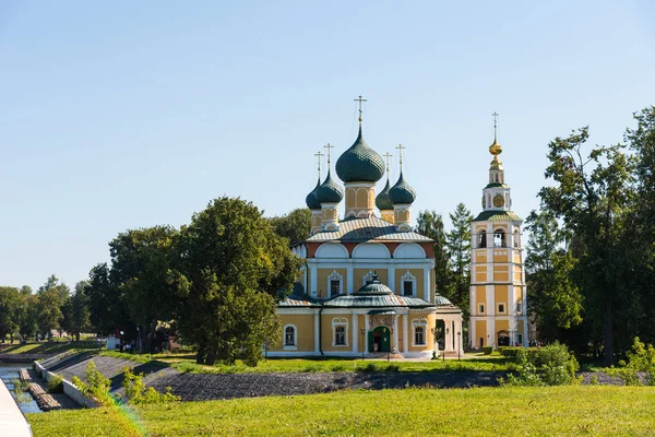 La Catedral de la Transfiguración del Kremlin en Uglich, Rusia . —  Fotos de Stock