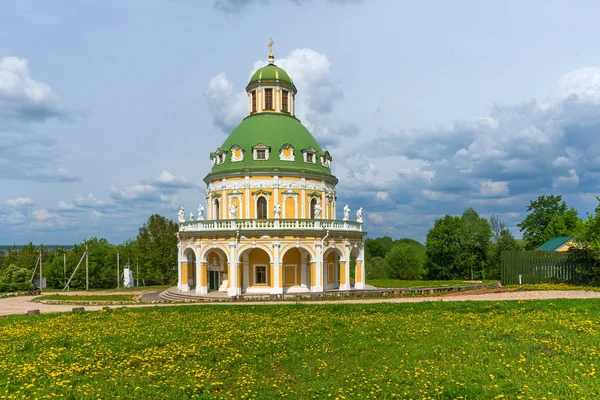 Kościół Narodzenia NMP w Podmoklovo, Rosja. — Zdjęcie stockowe