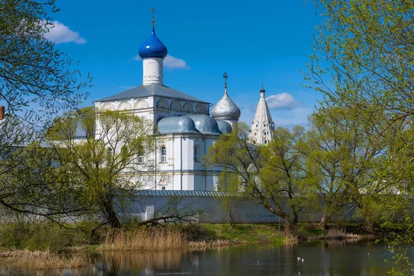 Panoramablick auf das Troitse-Danilov-Kloster in Pereslawl-Salesskij, Russland. der goldene Ring Russlands. — Stockfoto