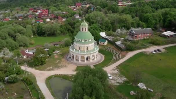 Geburtskirche Der Jungfrau Podmoklovo Russland Draufsicht Einem Frühlingstag — Stockvideo