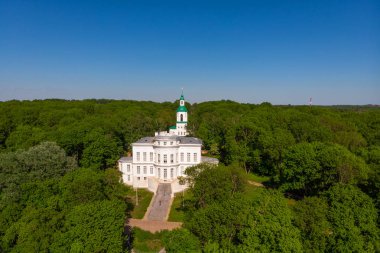 Bogoroditsk, Tula bölgesindeki Bogoroditsk Sarayı ve Parkı'nın panoramik manzarası.
