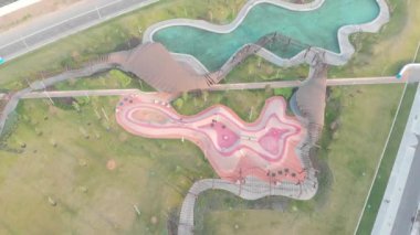Moskova, Rusya - 31 Mayıs 2019: Park Tiufielieva Roshcha'nın Moskova'daki pitoresk havadan görünümü, Rusya. Moskova'nın güneyindeki Park Zilart. Drone'dan panoramik manzara.