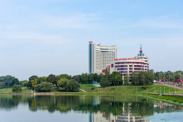 Minsk, República da Bielorrússia. - 8 de setembro de 2018: Vista panorâmica do Hotel Belarus em Minsk, República da Bielorrússia . — Fotografia de Stock