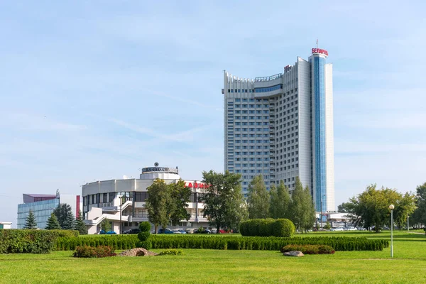 Minsk, Republiken Vitryssland. -September 8, 2018: panoramautsikt över hotellet Vitryssland i Minsk, Republiken Vitryssland. — Stockfoto