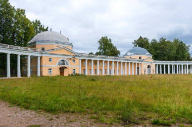 Tver bölgesinde Manor Znamenskoye Raek güzel yaz havadan görünümü, Rusya.