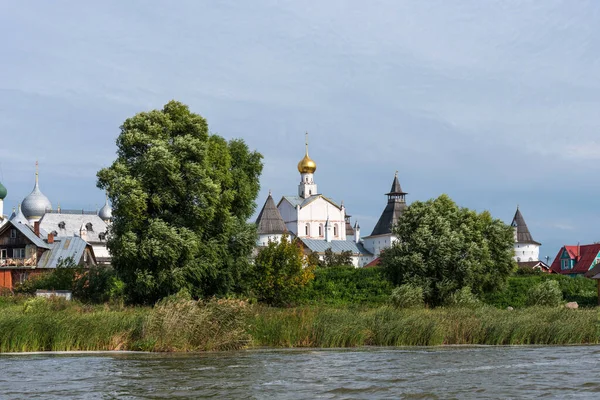 Kremlin 'in Rostov, Rusya' daki görüntüsü. Rusya 'nın Altın Yüzüğü. — Stok fotoğraf