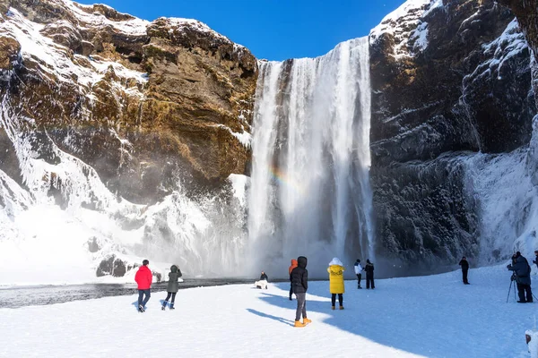 Skogafoss Island Března 2020 Turisté Skogafosského Vodopádu Jednoho Největších Vodopádů — Stock fotografie