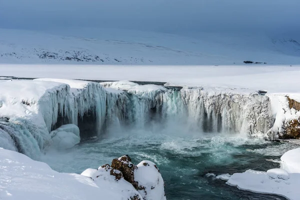 Scénický Zimní Pohled Godafossův Vodopád Islandu Malebná Zimní Krajina Zmrzlým — Stock fotografie