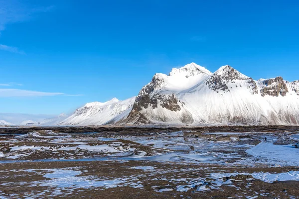 Αεροφωτογραφία Χειμερινού Τοπίου Του Vestrahorn Και Μαύρη Αμμουδιά Στη Χερσόνησο — Φωτογραφία Αρχείου