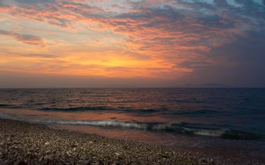 Denizde dramatik gün batımı
