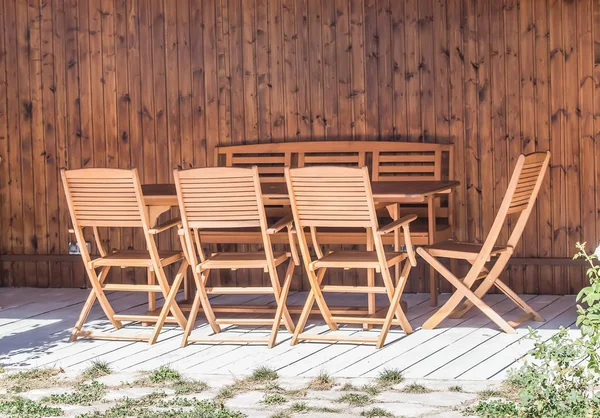 Drewniany Stół Krzesła Lecie Pod Baldachimem — Zdjęcie stockowe