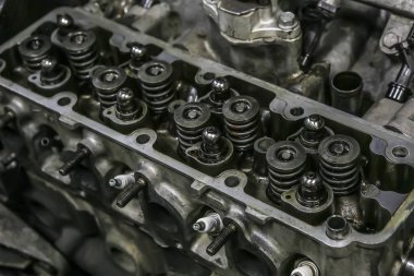 Açık metal benzinli motor yakın çekim