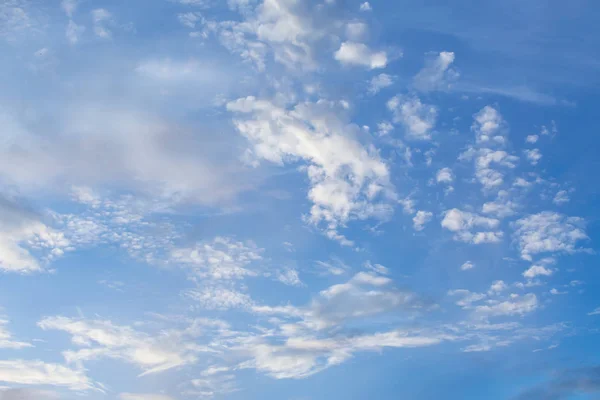 Blauwe Hemel Met Wolken Sluiten Zon — Stockfoto