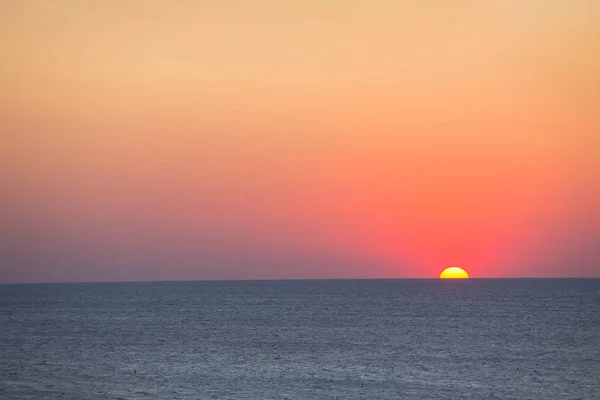 Puesta Sol Mar Cielo Naranja Rojo Violeta — Foto de Stock