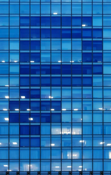 Rubeln symbol på fasaden av ett kontor — Stockfoto