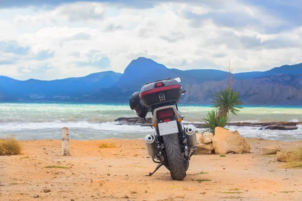 砂浜のオートバイ — ストック写真