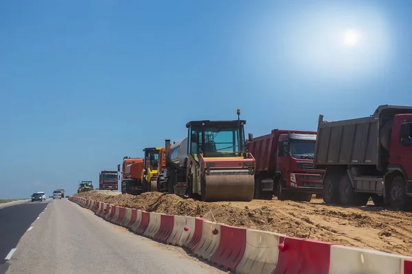 Equipamento rodoviário para a construção de estradas — Fotografia de Stock