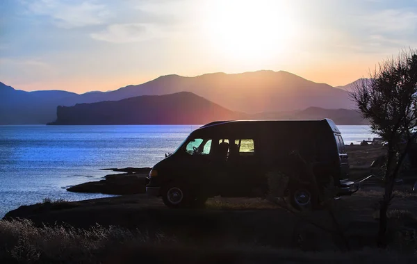 Deniz kenarında araba ile tatil — Stok fotoğraf