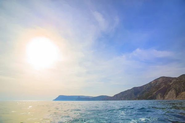 Hermoso cabo en el mar —  Fotos de Stock