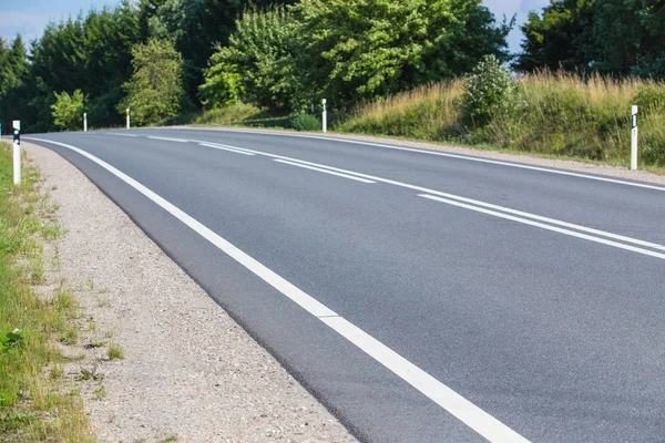 Asphalt country highway — Stock Photo, Image