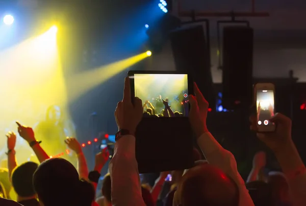 Grabación Del Concierto Discoteca Smartphone Tablet —  Fotos de Stock