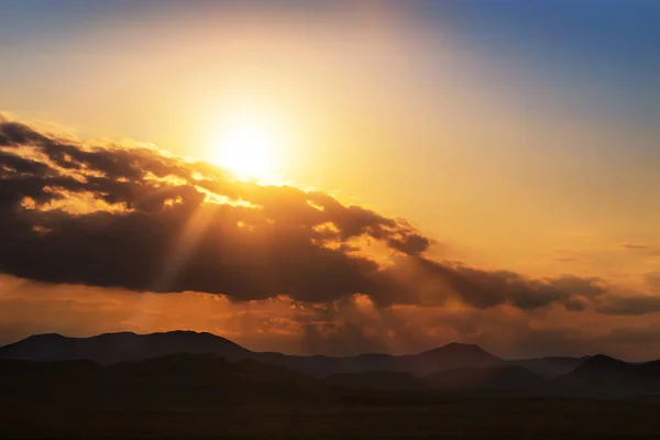 Schöner Sonnenuntergang Der Berglandschaft — Stockfoto