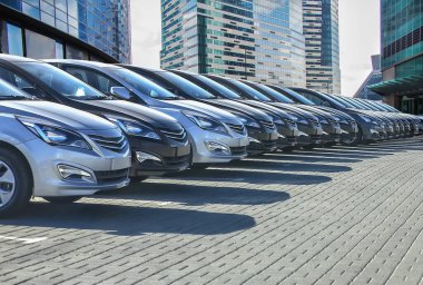 Satılık arabalar, hisse senedi satışı. Araba Satıcısı Envanteri