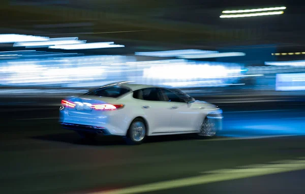 Coches Modernos Van Ciudad Noche Movimiento Borroso — Foto de Stock