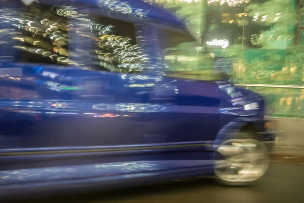 Blue Minibus Moves City Street Motion Blur — Stock Photo, Image