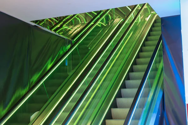 Escaleras Mecánicas Interior Del Centro Comercial — Foto de Stock