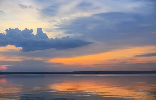 Belo Pôr Sol Sobre Lago Verão — Fotografia de Stock