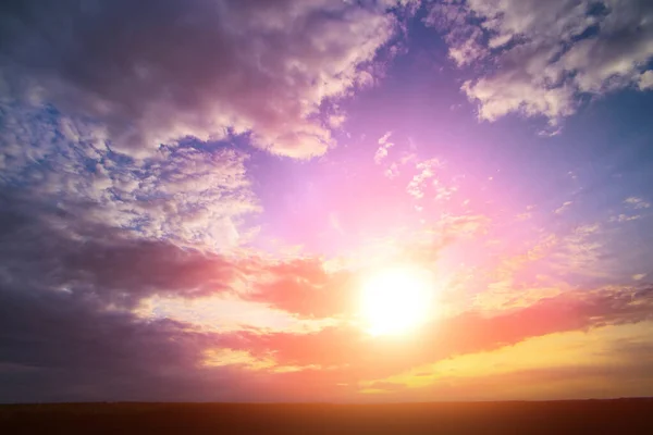 Krásný Západ Slunce Coudy Sky Field — Stock fotografie