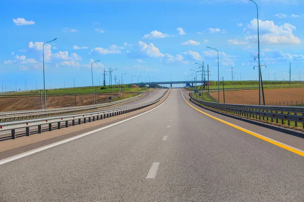 Empty Suburban Highway Summer Sunny Day — Stock Photo, Image