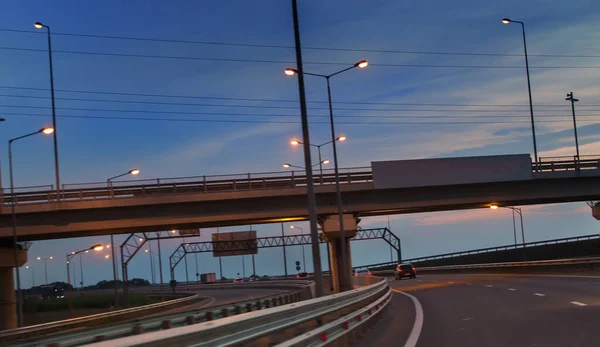 Traffico Automobilistico Autostrada Più Corsie Notte — Foto Stock