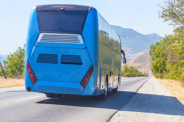 Tourist Bus Rides Picturesque Mountain Highway — Stock Photo, Image