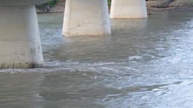 nehir zarf köprü destekler