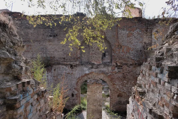 Ruines Briques Anciennes Dans Ville Rostov Sur Don Près Remblai — Photo