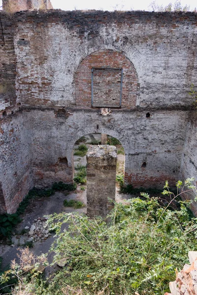 Ruines Briques Anciennes Dans Ville Rostov Sur Don Près Remblai — Photo