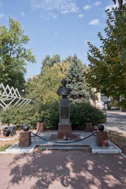 Suvorovu, Pushkinskaya Street, Rostov-on-Don, Rusya, 09-23-2017 fotoğrafı yanında yüklü büstü