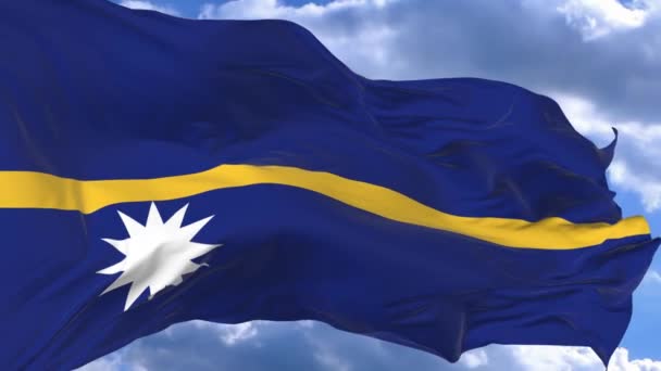 Флаг Размахивающий Ветру Против Голубого Неба Науру — стоковое видео