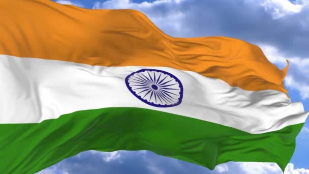 Vlag Zwaaien Wind Tegen Blauwe Hemel India — Stockvideo