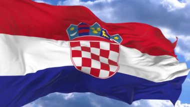 bayrak mavi gökyüzü Hırvatistan karşı rüzgarda sallayarak