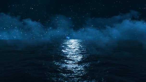 océan bleu foncé avec clair de lune reflété contre le ciel étoilé et les nuages passant au-dessus 