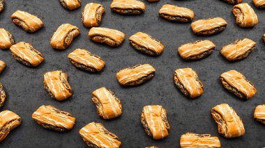 çikolata 3d çizim, siyah yakın çekim yalan ile iştah açıcı çörekler çok