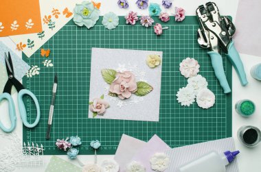Kesme mat ve scrapbooking araçları, en iyi görünüm çok renkli kağıt el sanatları