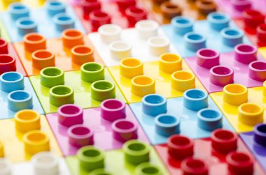 Parlak çok renkli çocuk plastik blokları