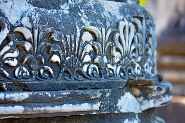 Antik antik tapınak, Apollo bir Didim antik tapınak kalıntıları, müzenin sütunların ayrıntılar